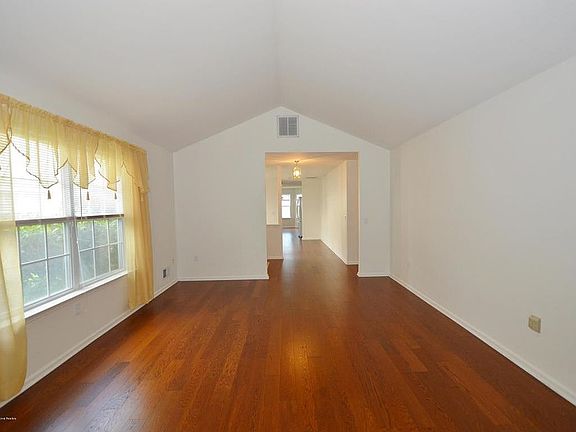5th image of 3625 Vicari Ave