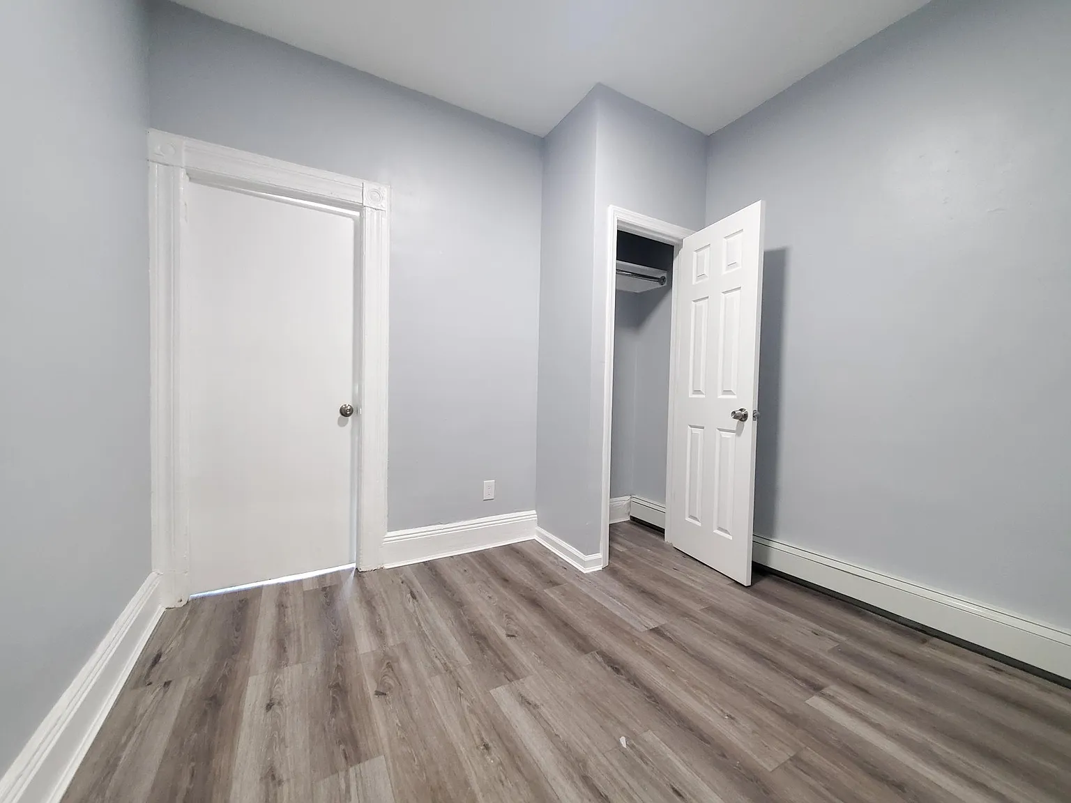 3 bed, 1000 sqft, $2,350 — Photo 3