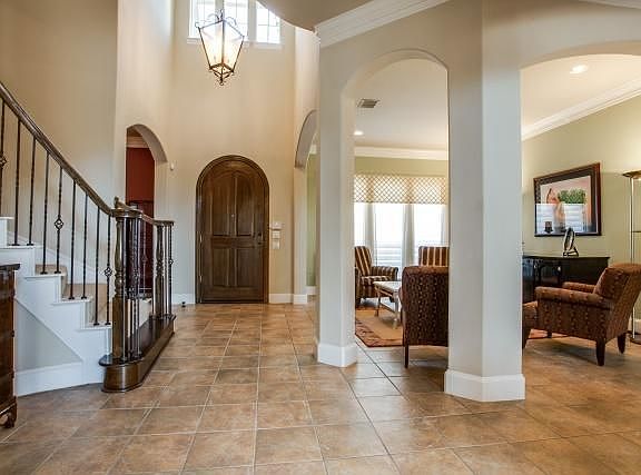 3rd image of 4997 Oakhurst Ln