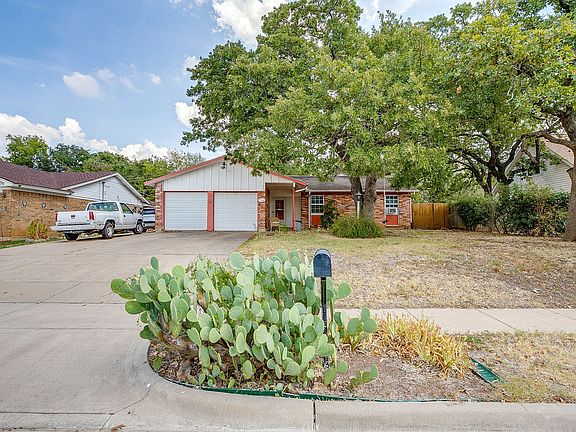 4th image of 915 Cherry Laurel Ln