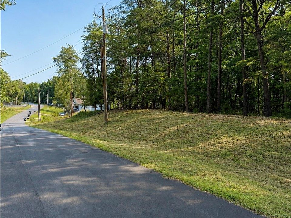 2nd image of 17307 Green Hill Rd