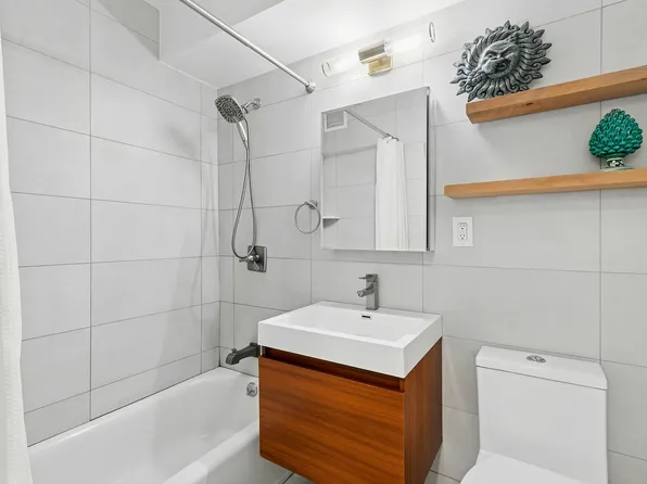 200 East 27th Street image 5 of 9