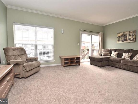 3rd image of 6186 Newton Ln