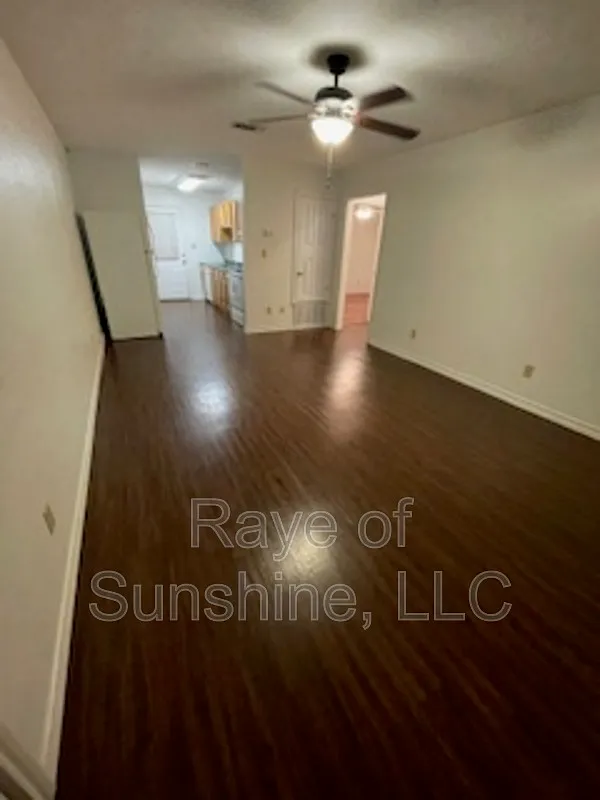2 bed, 1.0 bath, 860 sqft, $990 — Photo 1