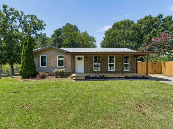 630 Willow Bend Ln, Bessemer, AL 35023