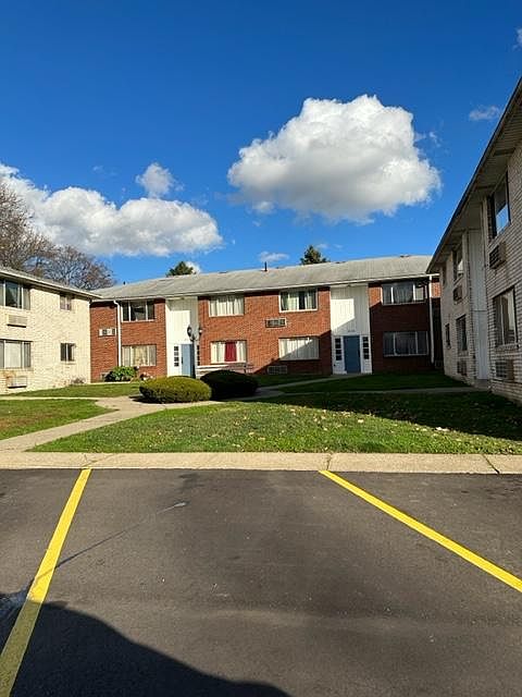 4721 20th St NW APT 2, Canton, OH 44708