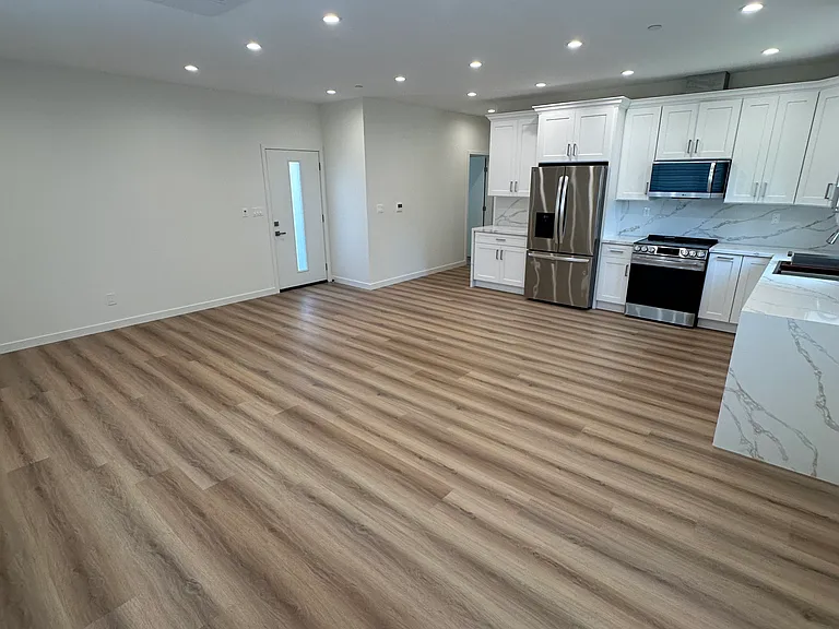 1445 N Maple St #201 — Photo 7