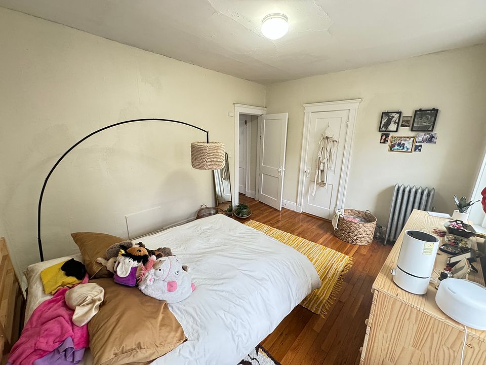 1st image of 21 Walbridge St