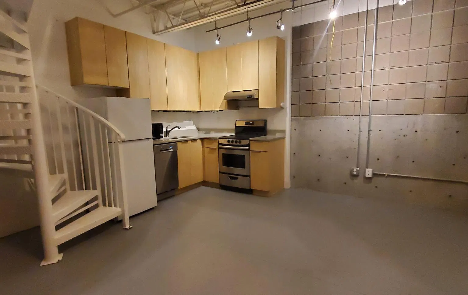 Studio, 500 sqft, $1,475 — Photo 1