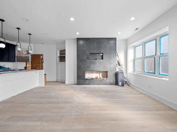 3116 W Montrose Ave Unit 2