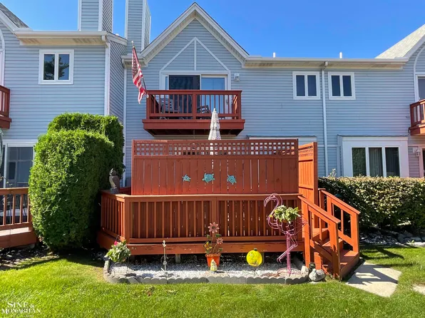 148 Kenyon Rd #44, Algonac, MI 48001