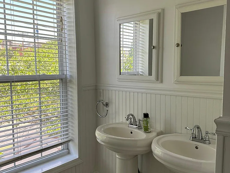 221 N Spring St — Photo 14