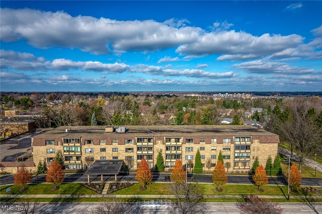 25805 Fairmount Blvd APT 305 photo 1