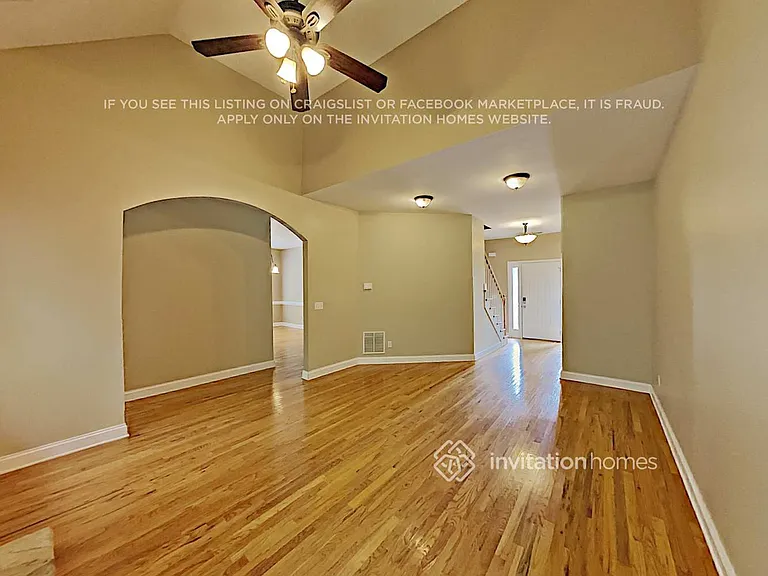 658 Royal Crest Ct — Photo 4