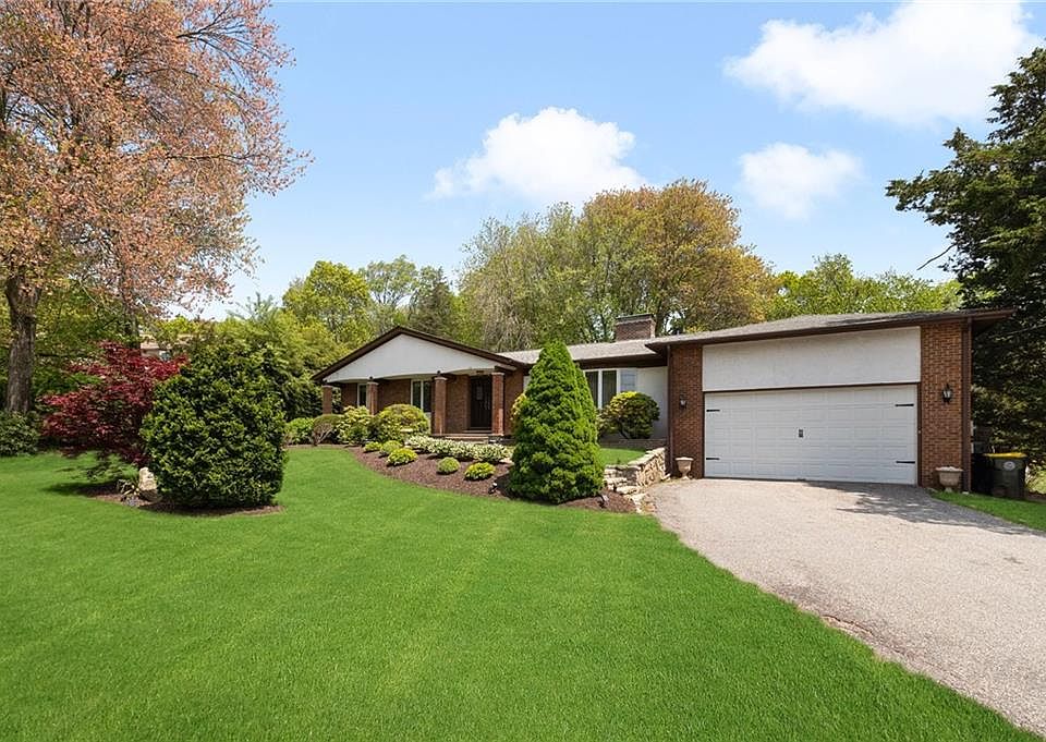 55 Maureen Dr, Smithfield, RI 02917 Zillow