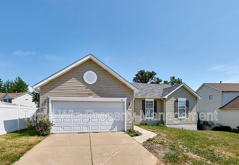 4927 Triple Tree Ct — Photo 3