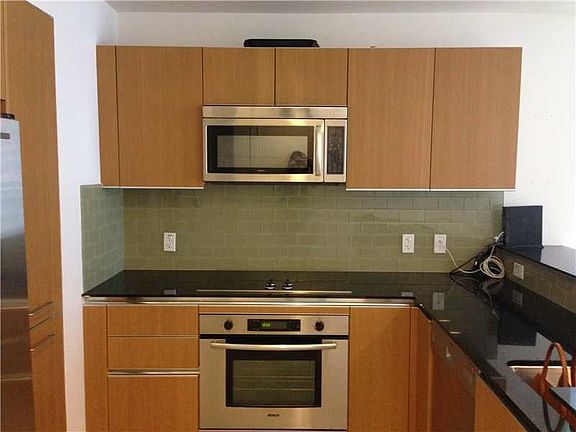 3rd image of 1060 Brickell Ave APT 3511