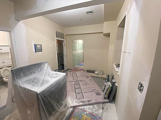 1st image of 36 Evelyn Pl #Basement