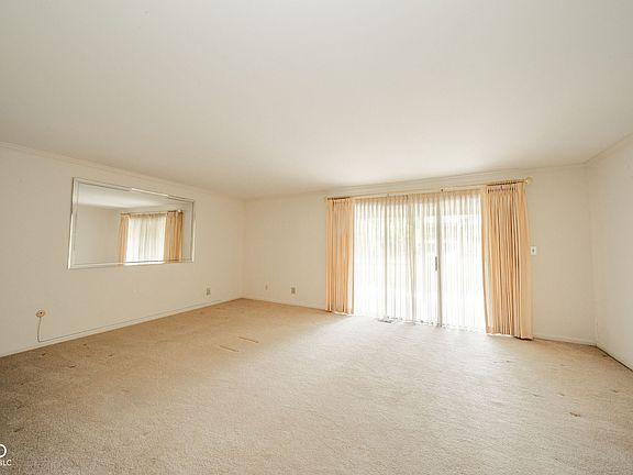 4th image of 7317 Lions Head Dr APT A