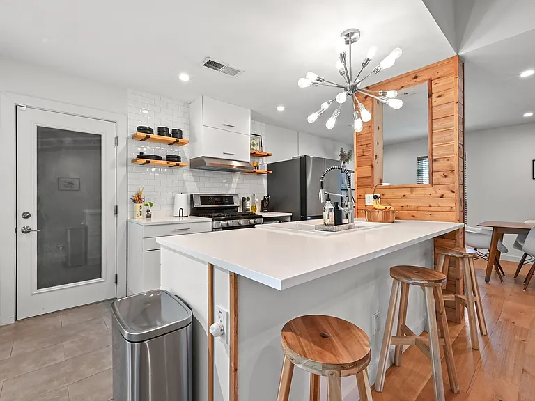 1605 Springer Ln — Photo 12