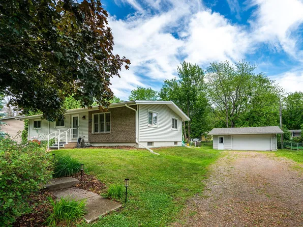 1490 Rainbow Ave, Maple Plain, MN 55359