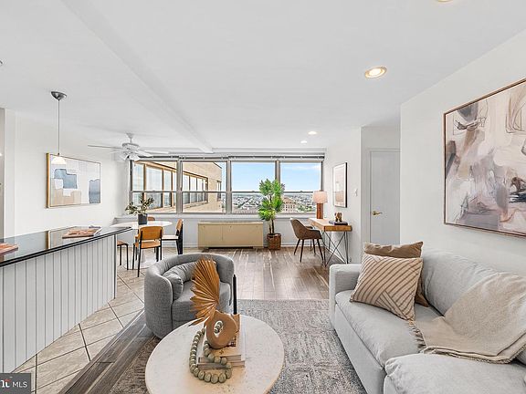 2nd image of 1810 Rittenhouse Sq APT 2104