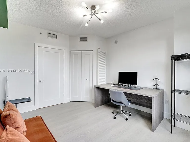 18800 NE 29th Ave #517 — Photo 24