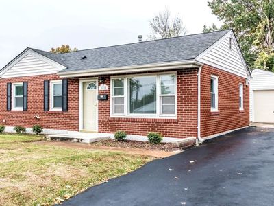 10214 Breckenridge Ave, Saint Ann, MO, 63074