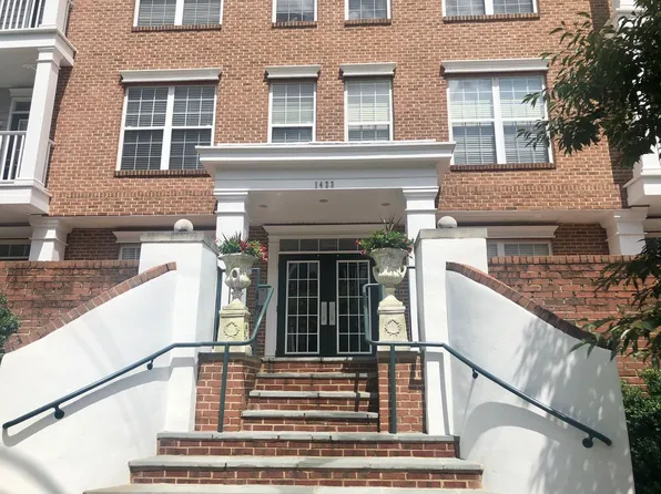 1423 N Rhodes St APT 302, Arlington, VA 22209