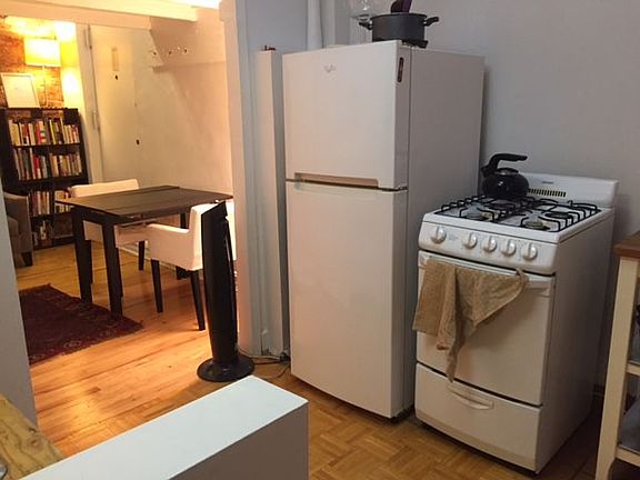 2nd image of 207 E 5th St APT 1