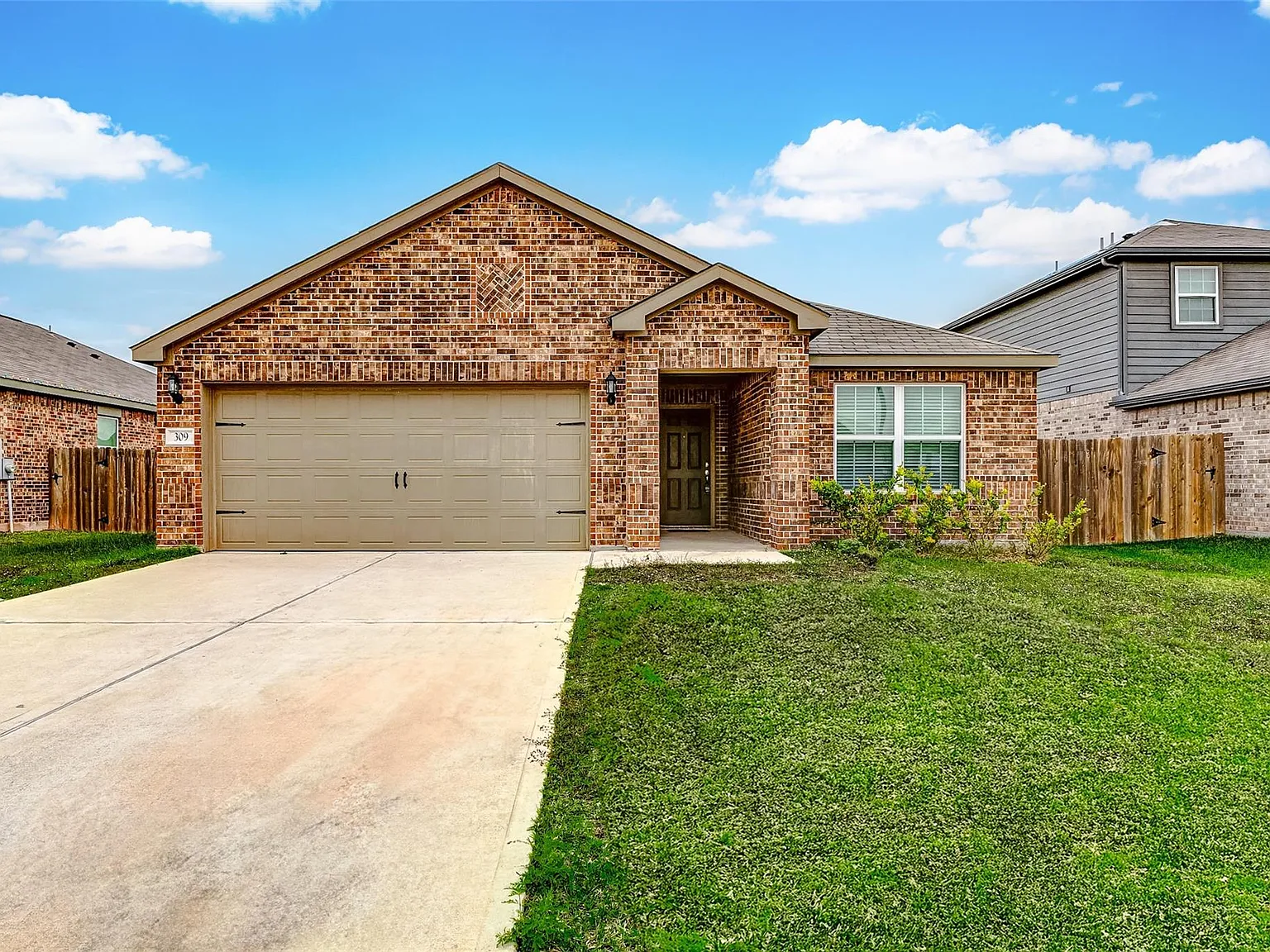 3 bed, 2.0 bath, 1366 sqft, $1,850 — Photo 1