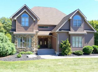 3315 Mountain View Dr, Tannersville, PA 18372