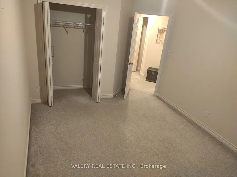 1058 Lexington Cir — Photo 10