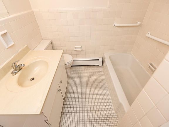 5th image of 2323 Bedford Ave #A14