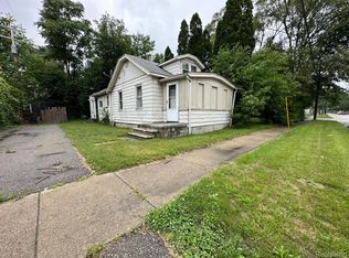 1040 E Hayes Ave, Hazel Park, MI 48030