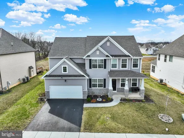 48 Silver Cir, Mechanicsburg, PA 17050