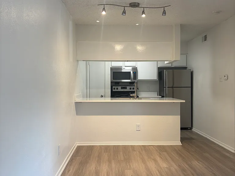 1-1 A3 630 SQ FT