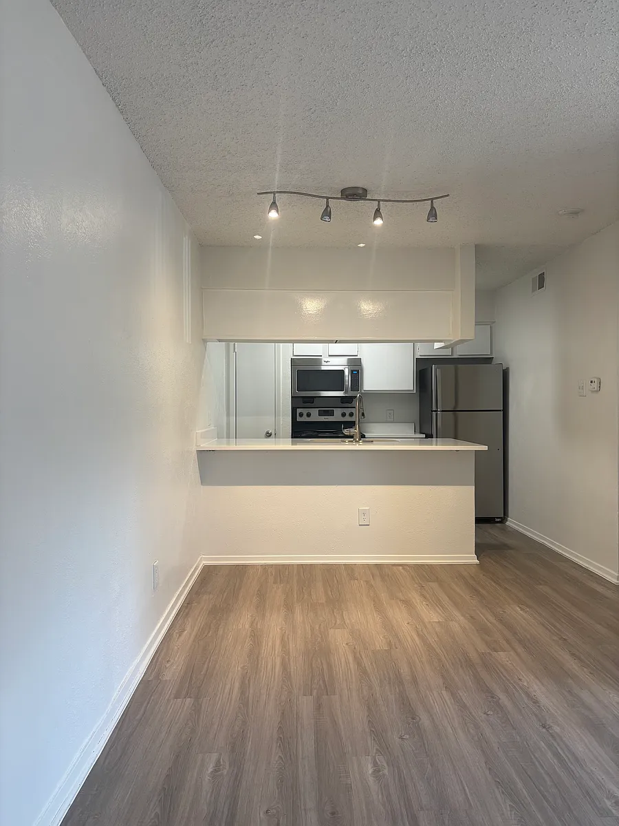 1-1 A3 630 SQ FT - Meadowcrest