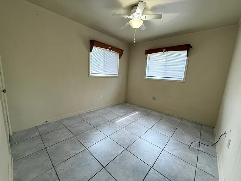 114 Brockton Dr — Photo 9