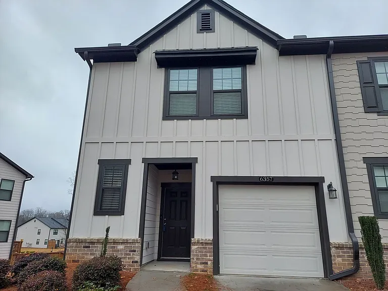 6357 Mountain Home Way SE — Photo 1