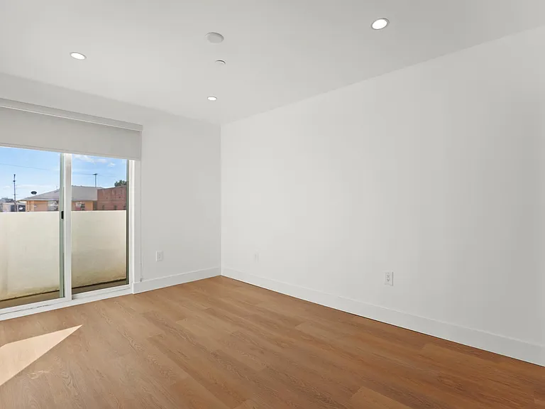 Western Lux — Photo 28