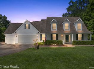 5068 Clarkston Rd, Clarkston, MI 48348