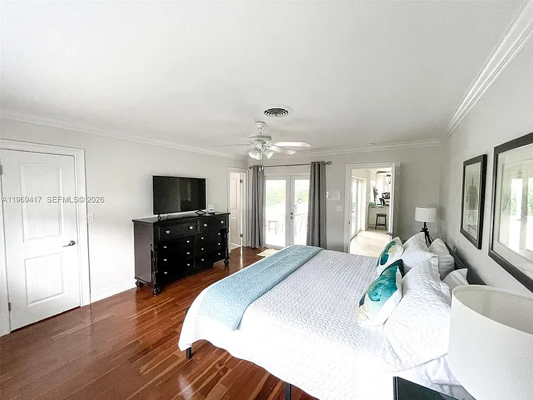2932 NE 36th St — Photo 11