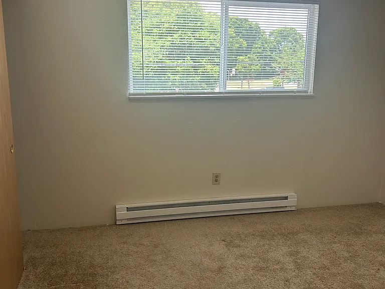 380 SW Tunison Ave #2-4 — Photo 15