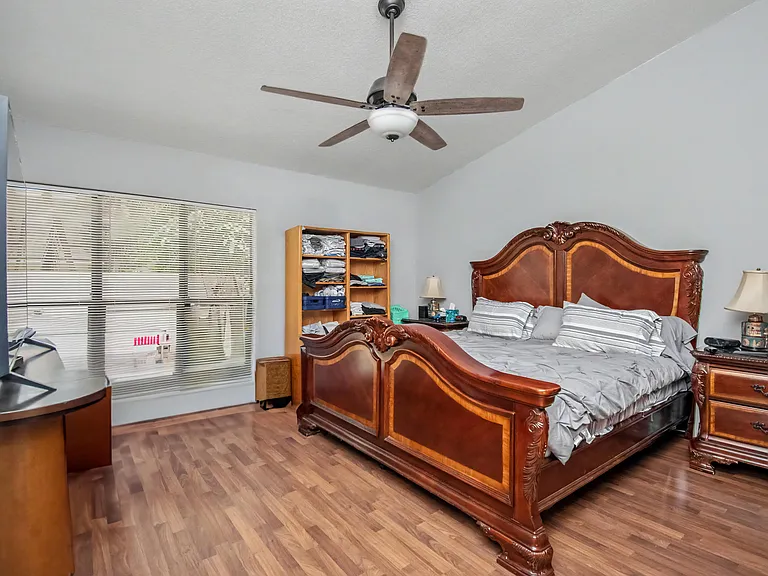7678 Solimar Cir — Photo 23