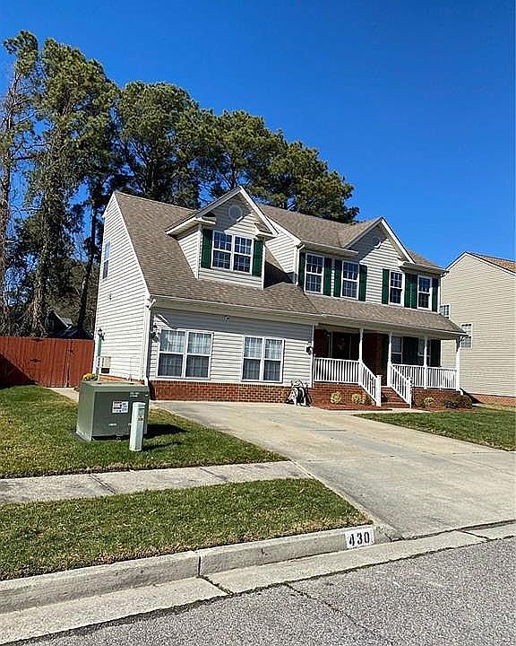 2nd image of 430 Lake Shores Dr