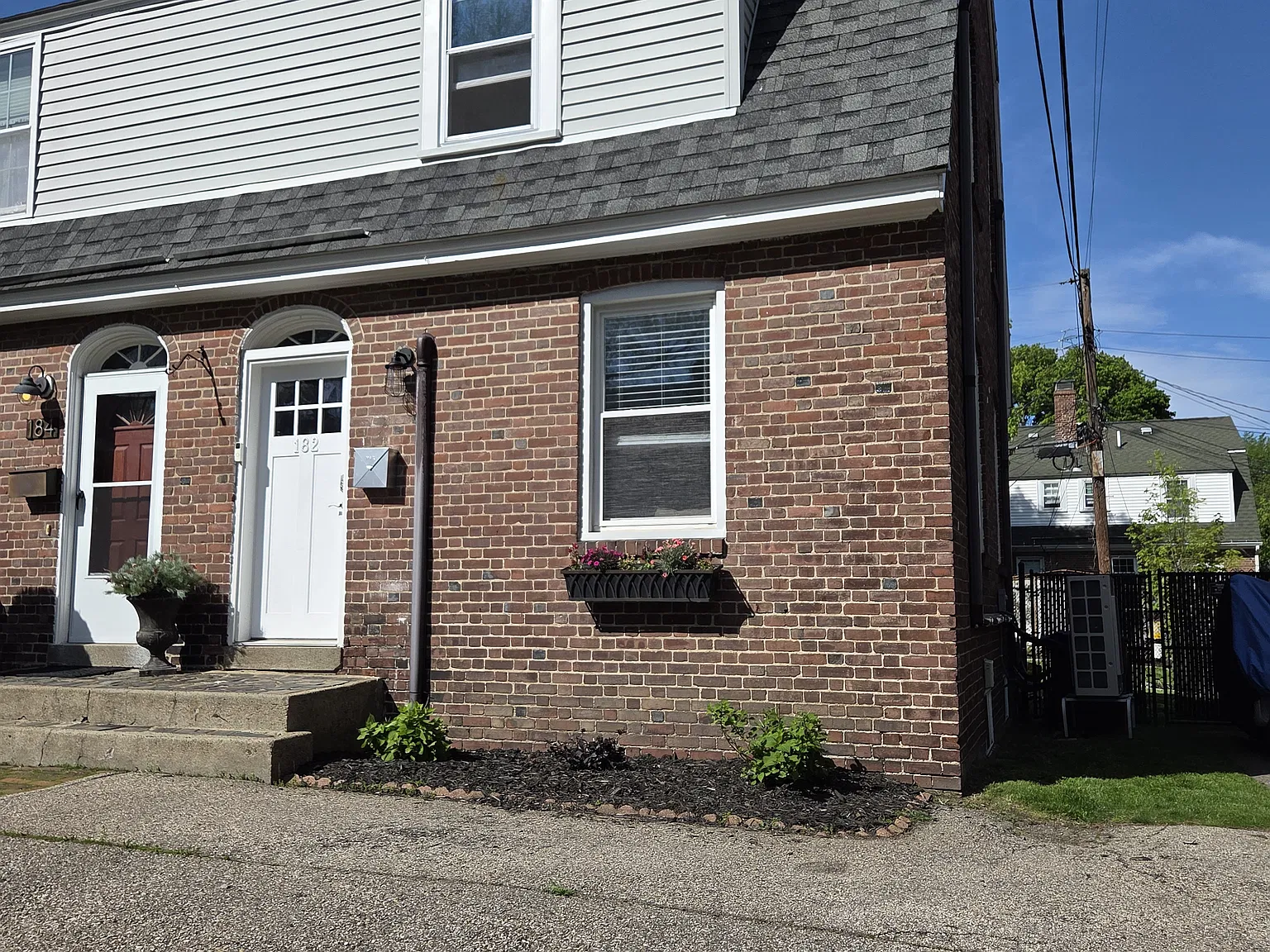 182 Raleigh Way — Photo 1