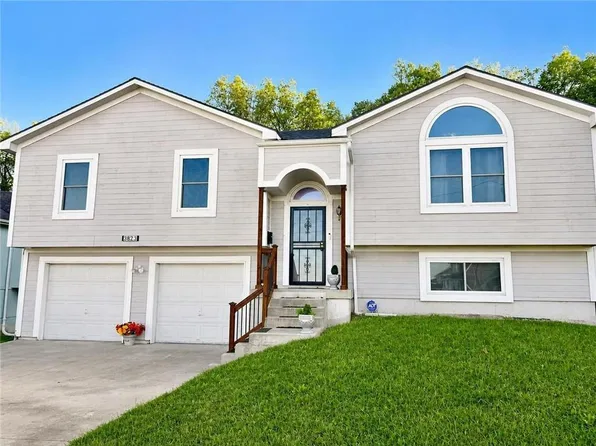 3823 E 53rd St, Kansas City, MO 64130