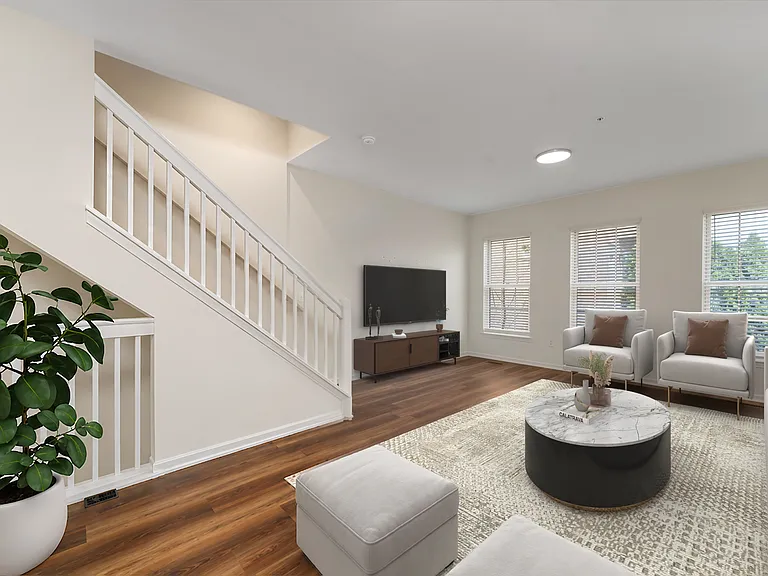 548 Graten St — Photo 24