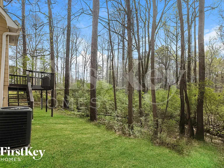 8606 Sheridan Dr — Photo 15